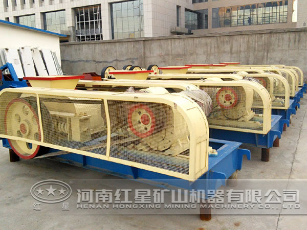 凹凸棒石對輥式破碎機(jī) 