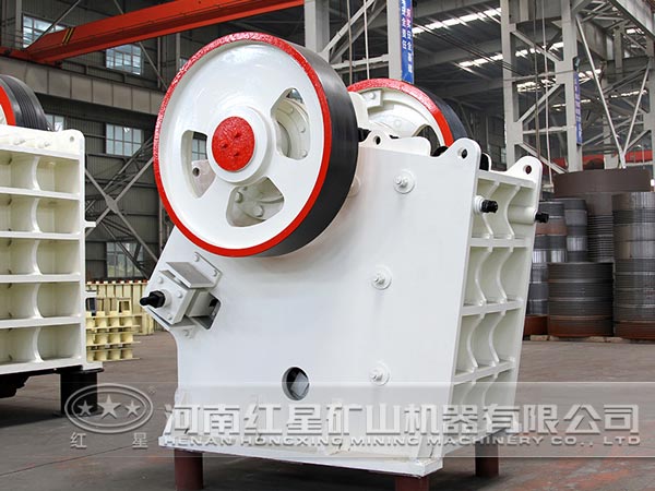 鄂式破碎機