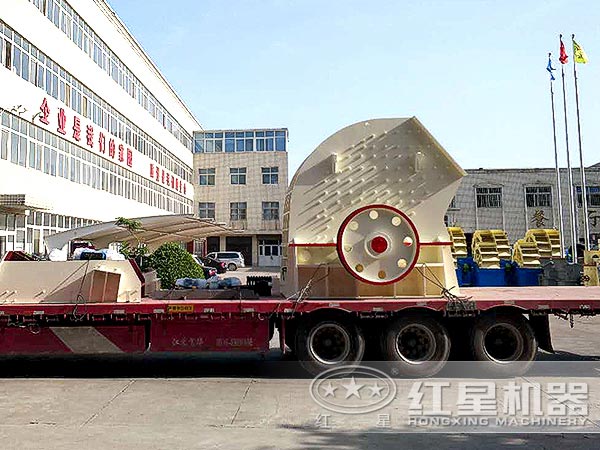 每小時1000噸錘式碎石機設備發貨現場