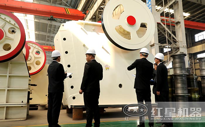 用戶參觀紅星機(jī)器廠區(qū)