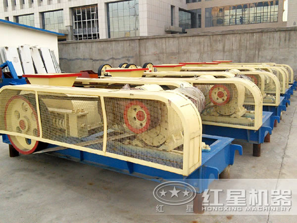 河卵石對(duì)輥式破碎機(jī)廠(chǎng)區(qū)