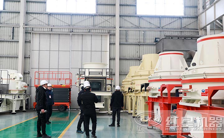 客戶到廠選擇石頭打沙機型號