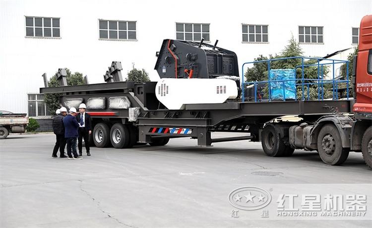 移動反擊式破碎機(jī)